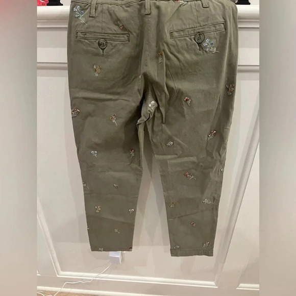 NWT Driftwood Embroidered Flowers on Olive Chinos size 25 - Picture 6 of 9